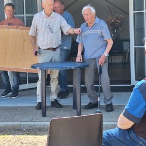 Ons oudste lid Joop Kramer heeft een speciale verrassing voor ons