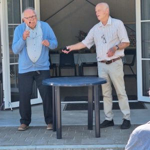 En ook Sipke Lindeboom, één van de oprichters van SVP, spreekt ons toe